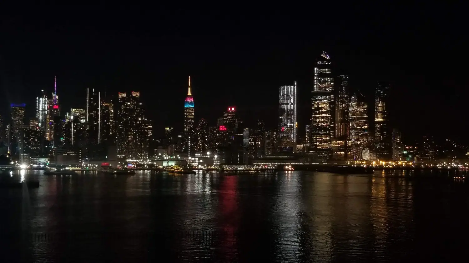 New York, at night